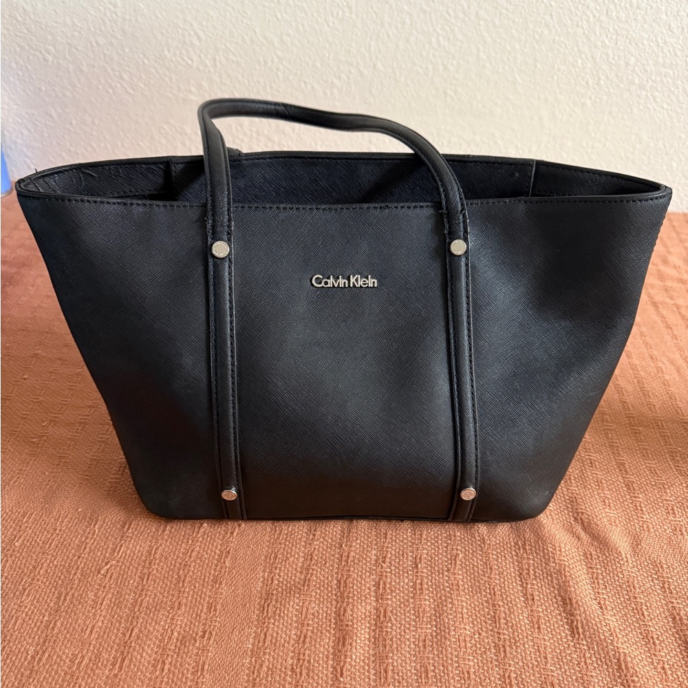 Calvin Klein Black Tote Sleek Minimalist Design